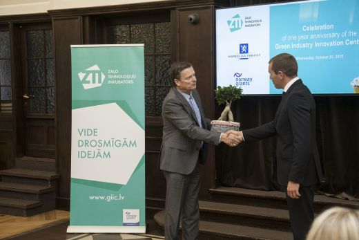 Zaļo tehnoloģiju inkubatorā īsteno zinātnieku ideju pārnesi uz biznesu