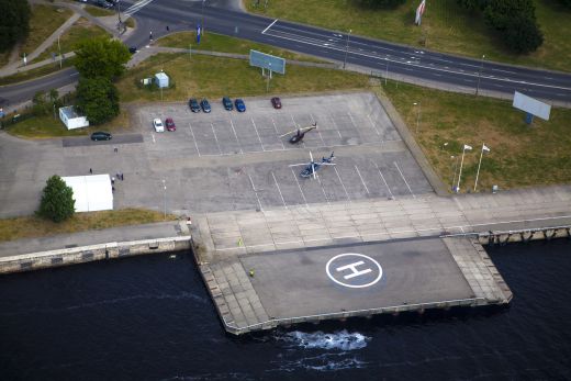 Svinīgi atklāj pirmo sertificēto heliportu Rīgā