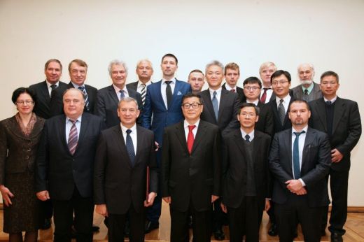 Latvijas un Ķīnas zinātniskās institūcijas paraksta sadarbības līgumu