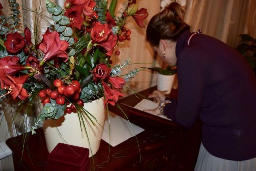 Aicina parakstīt atklātu pateicības vēstuli zinātniecei Ainai Muceniecei