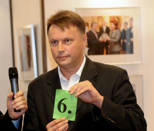Deputāta agonijas purkšķīši no populisma tribīnes