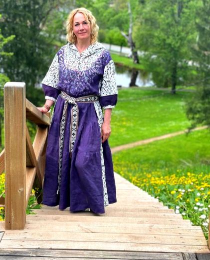 Šarmantā Bišu PirtsMājas sirds un dvēsele Elena Gradovska kopā ar hokeja zvaigzni Daugaviņu ielūdz!