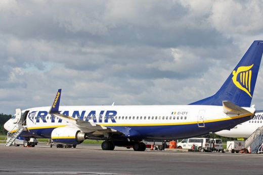 „Ryanair” par ceturtdaļu kāpinājusi peļņu